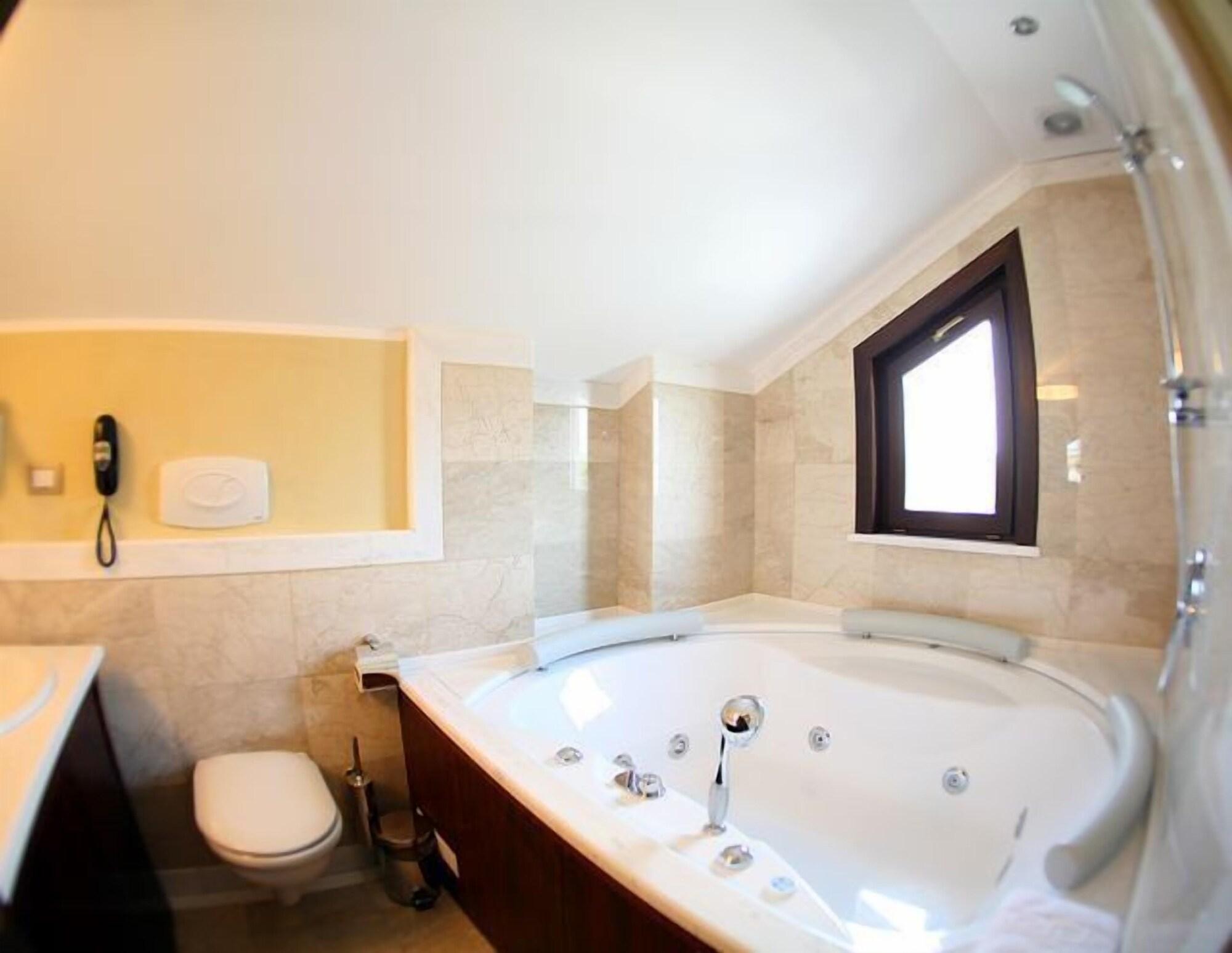 Vigo Hotel Плоещ Екстериор снимка