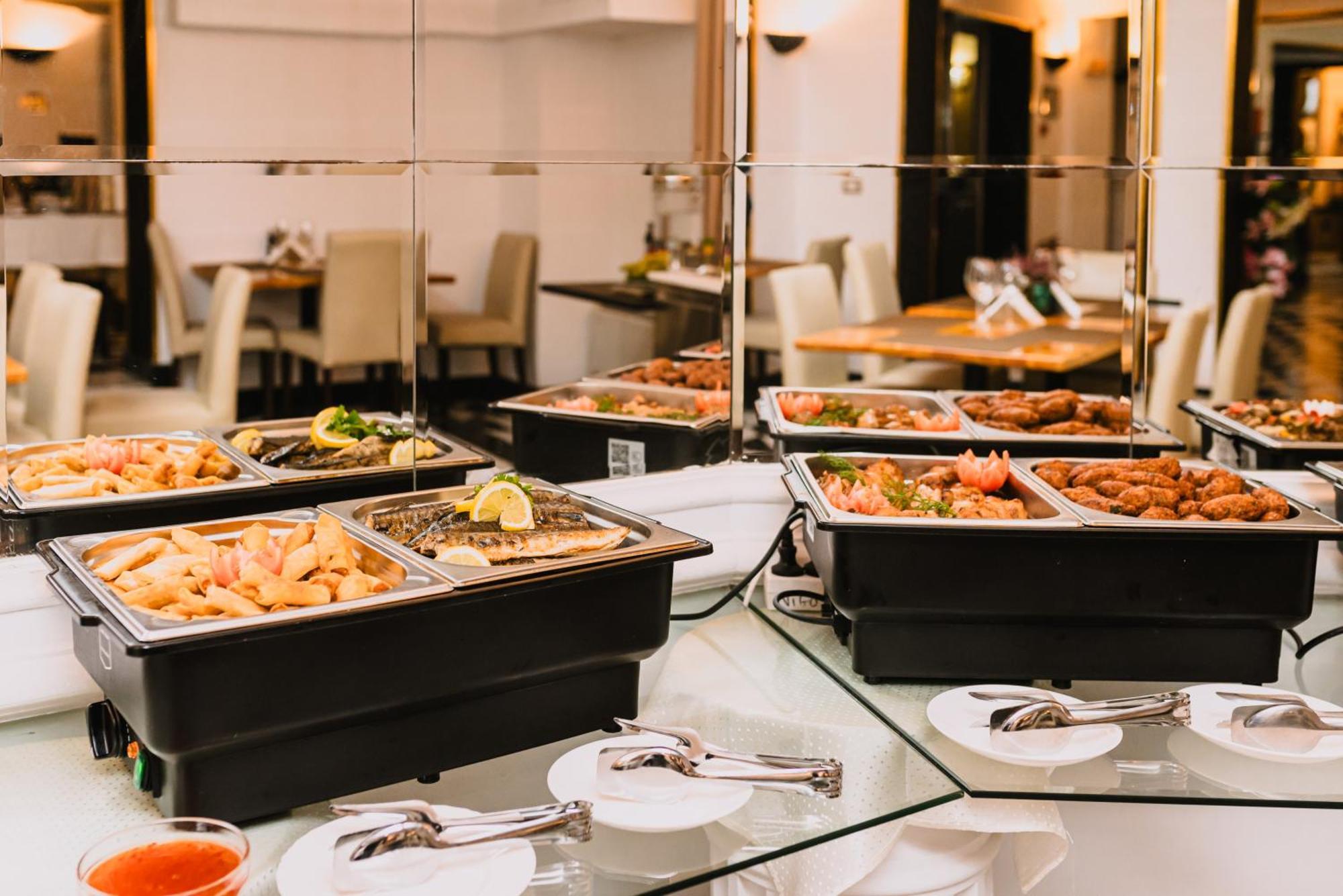 Vigo Hotel Плоещ Екстериор снимка