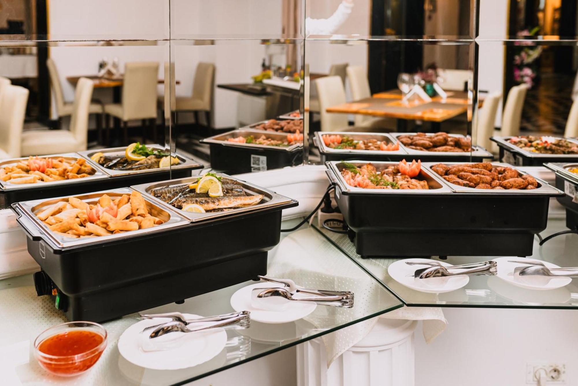 Vigo Hotel Плоещ Екстериор снимка
