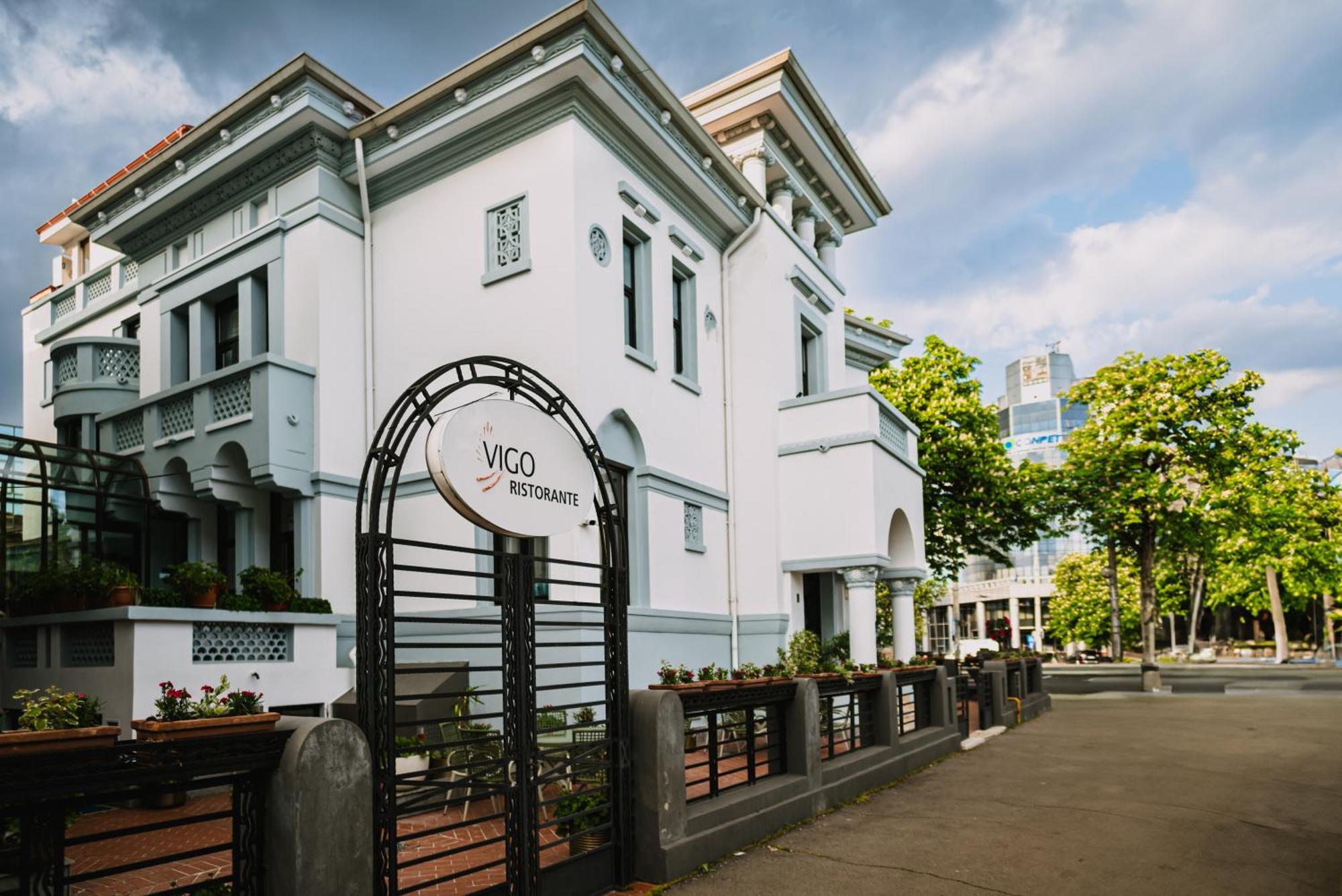 Vigo Hotel Плоещ Екстериор снимка