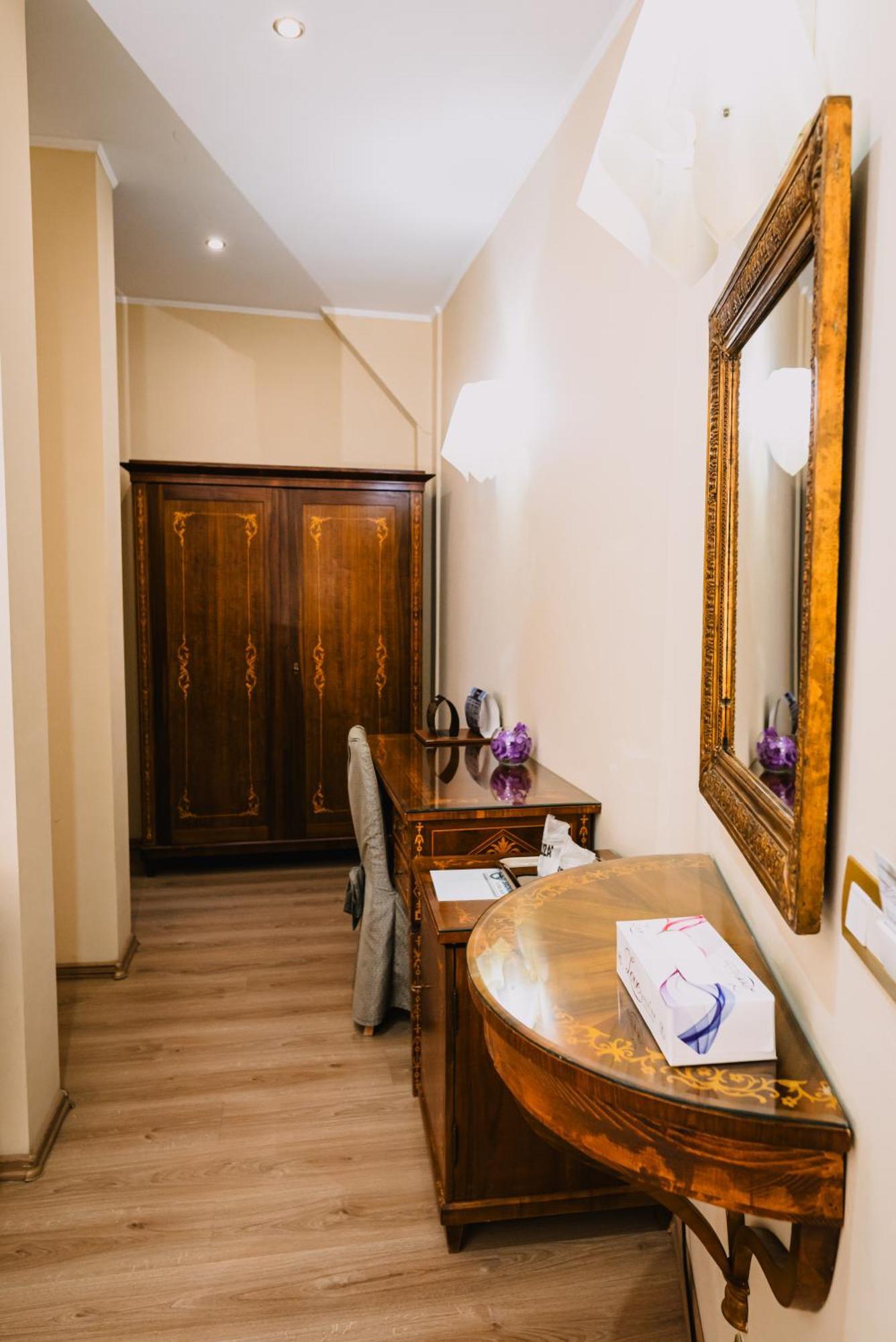 Vigo Hotel Плоещ Екстериор снимка