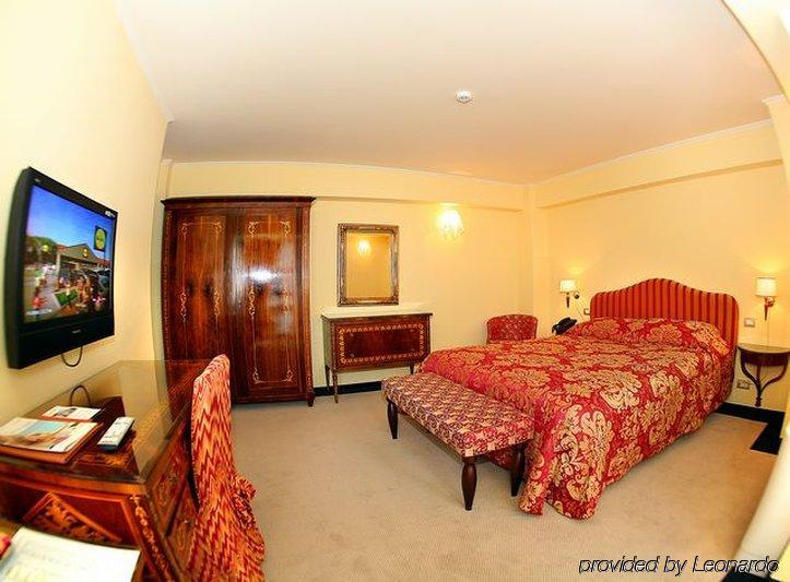 Vigo Hotel Плоещ Стая снимка