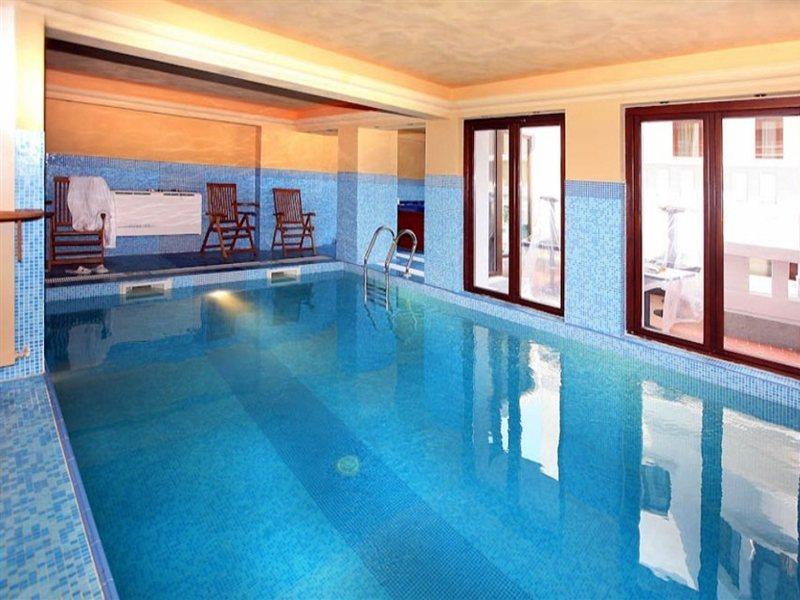 Vigo Hotel Плоещ Екстериор снимка